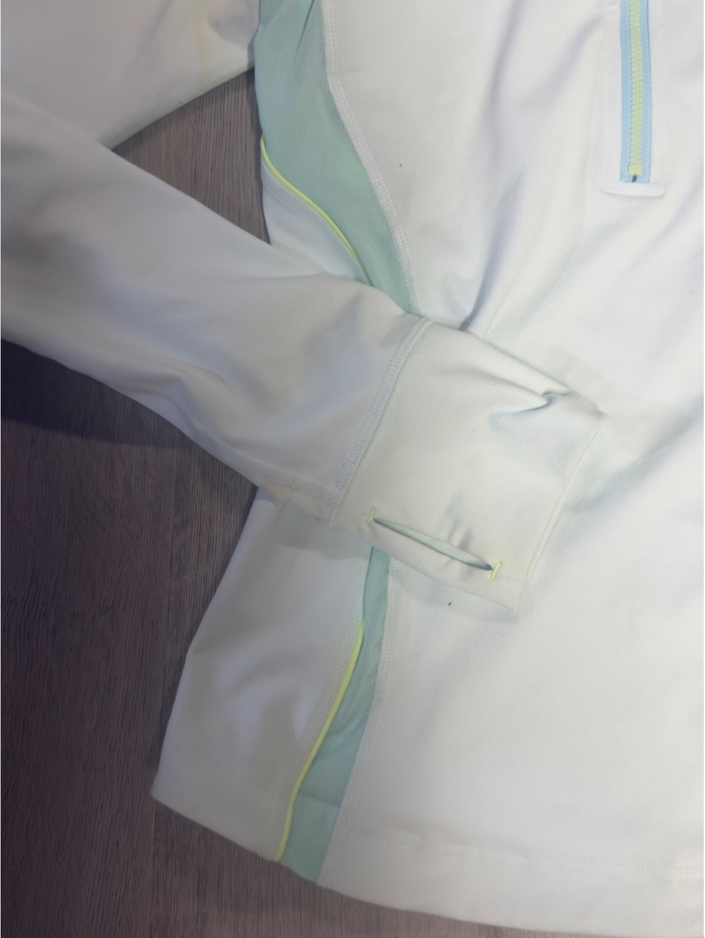 Abercrombie & Fitch Women's White and Light Blue Activewear Pullover Hoodie Size - Picture 3 of 6